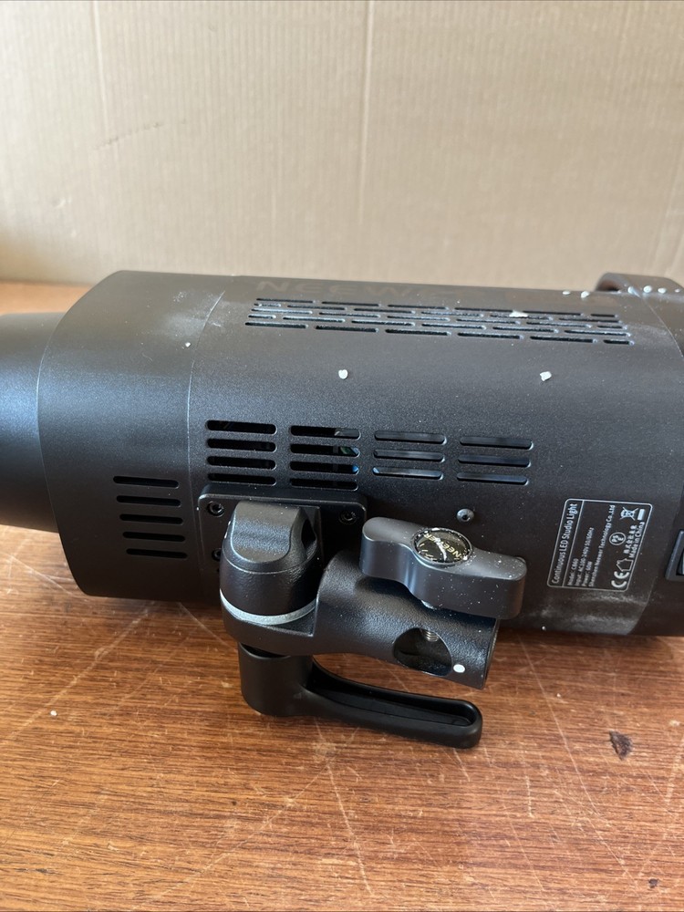 NEEWER CB60 LED VIDEO LIGHT