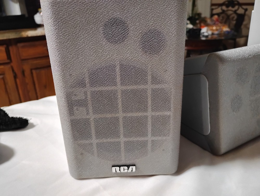 RCA Model No.RT2600 Speakers