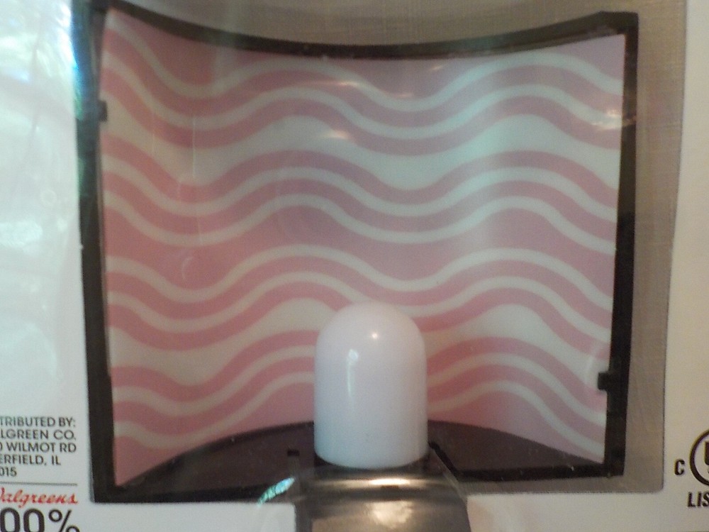LED Automatic Night Light 3 Designer Shade Covers Wall Plug-In NEW & SEALED