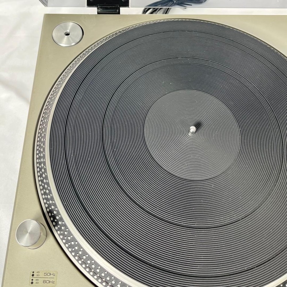 Technics SL-1200 First Generation Direct Drive Turntable Working