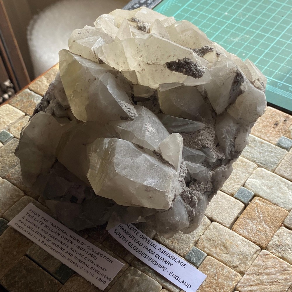CALCITE CRYSTAL ASSEMBLAGE - HAMPSTEAD FARM QUARRY, GLOUCESTERSHIRE, ENGALND SUB