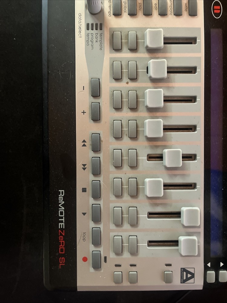 Novation Remote Zero SL MIDI Controller – USB Automap Control Surface