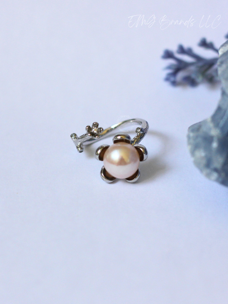 White Edison Pearl Sakura Pink Overtone Ring