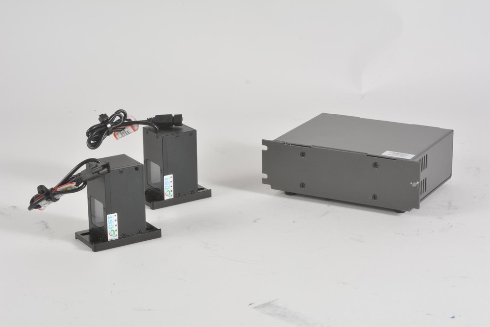 CST Machine Vision AC-24V-2E Controller Illuminator w/ 2X CST COL-30-R Lamps