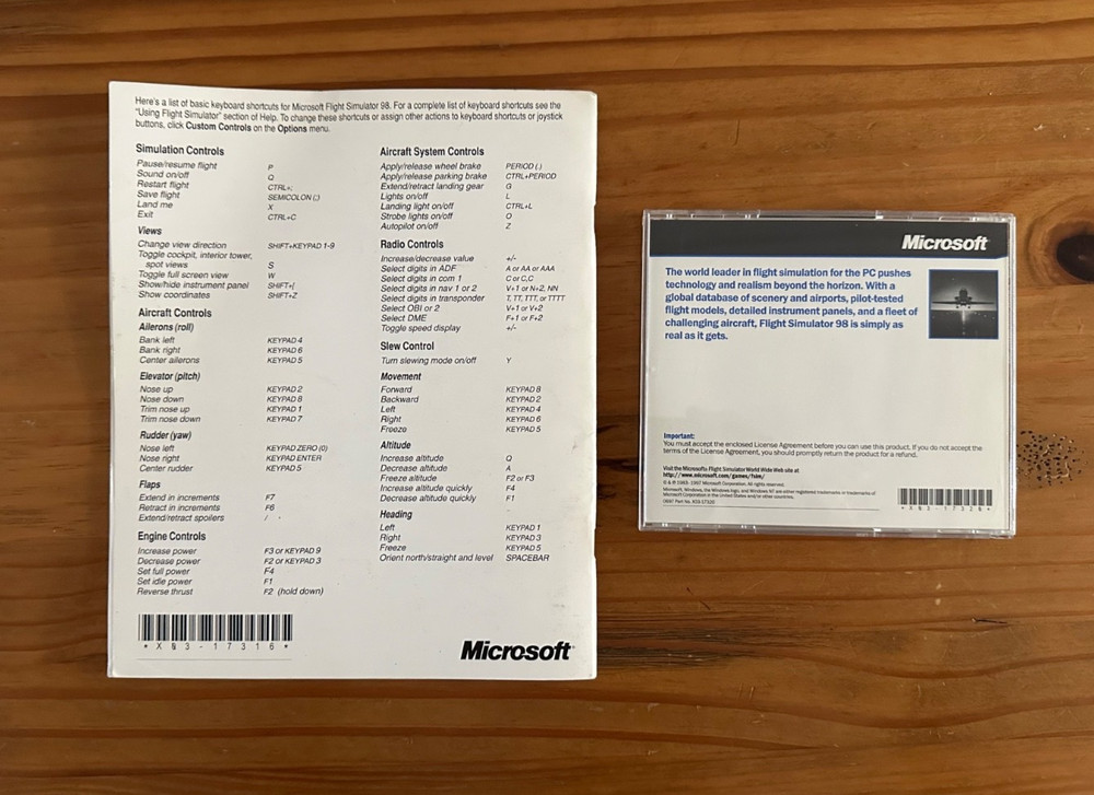 Microsoft Flight Simulator 98 Game CD ROM & Pilot's Handbook Untested