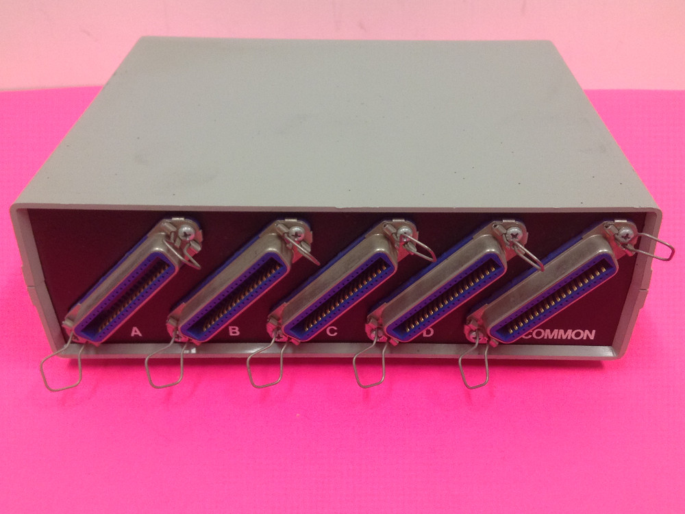 INMAC - A-B Switch - Model 1852 - T-Switch 4-Device