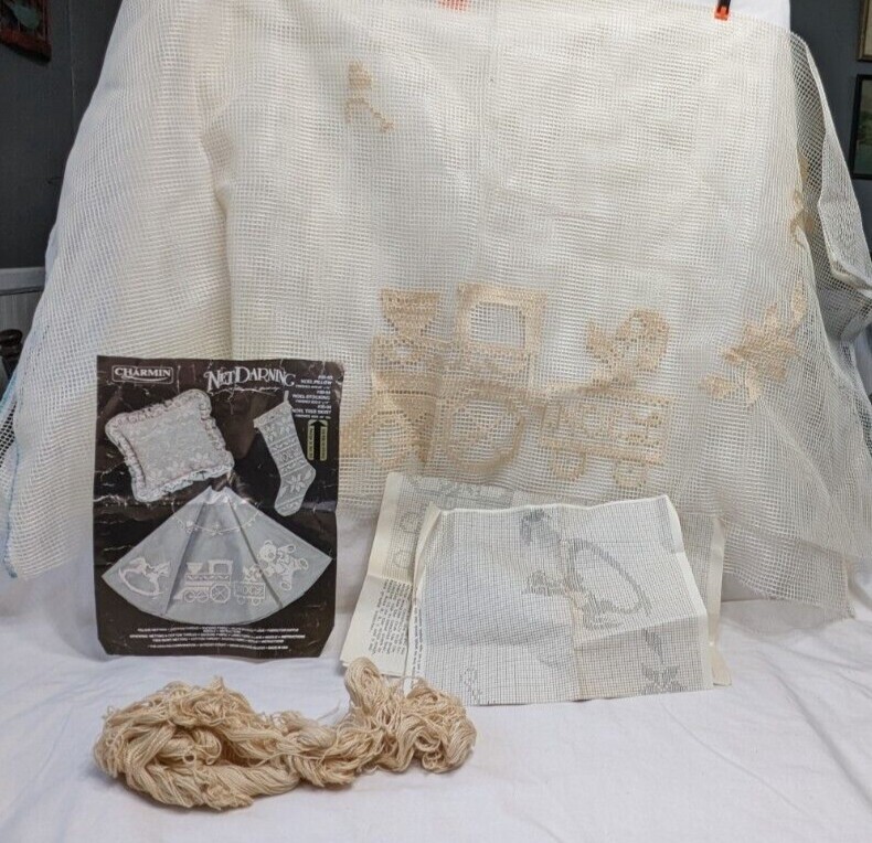 Charmin Net Darning Noel Tree Skirt Kit #30-94- 44" Round - started & incomplete