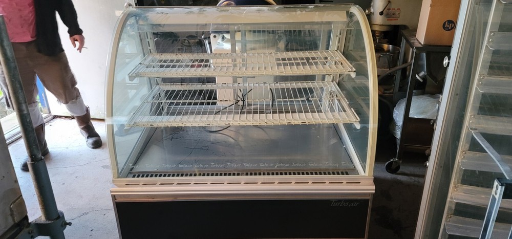 Turbo Air Curved Glass Cooled Display Case