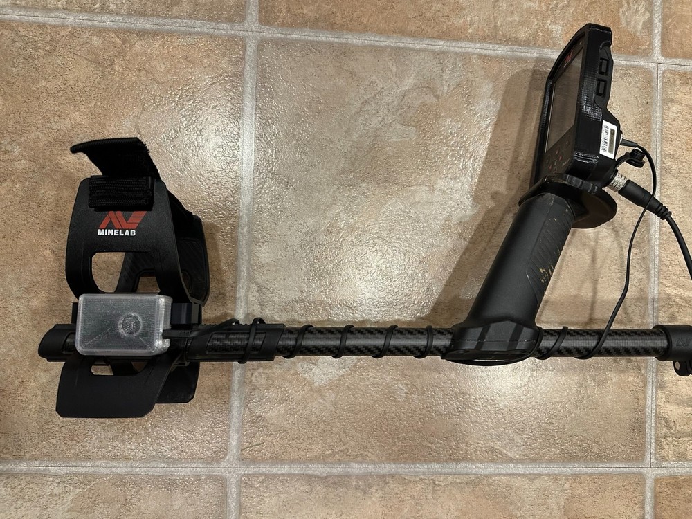 Minelab Manticore Bluetooth Transmitter Cuff Mount for AUGUST MR250