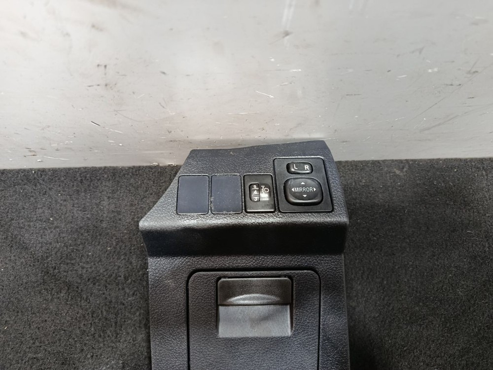 TOYOTA AURIS MK2 E180 DASH STORAE COMPARTMENT SWITCH PANEL 55545-02090