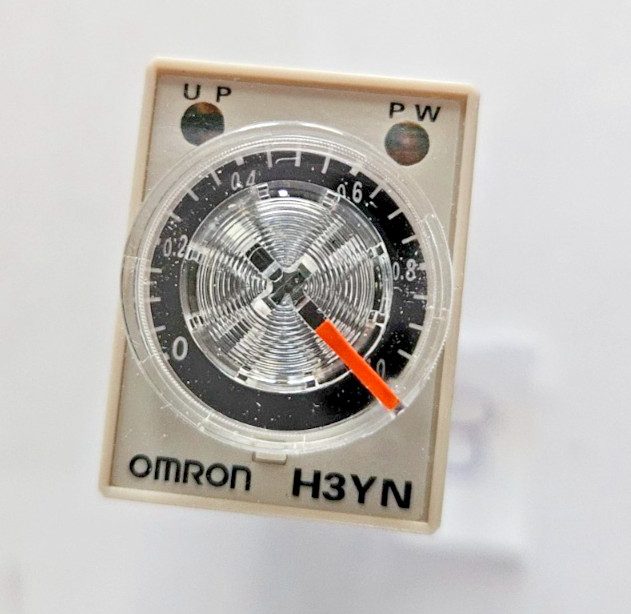 OMRON H3YN-2 Timer