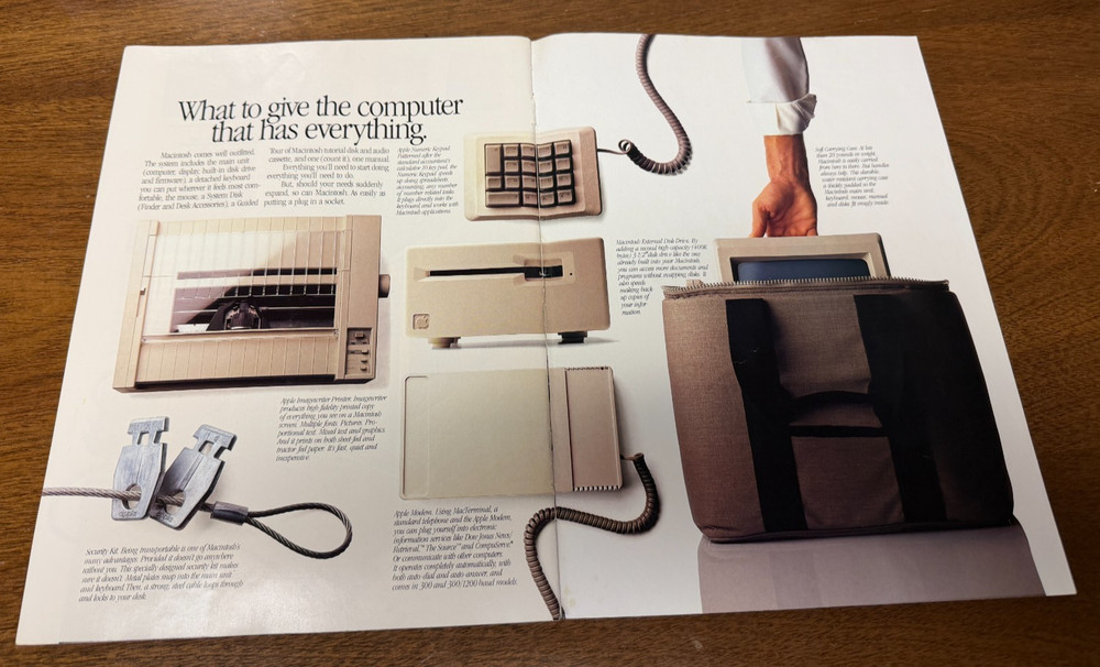 Apple Computer - Macintosh Vintage Sales Brochure /Flyer GREAT CONDITION