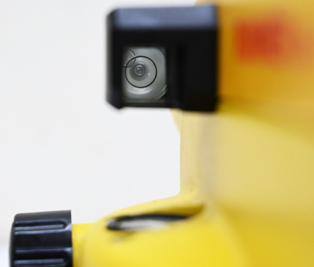 Leica Runner 24 Auotomatic level with hard Case.