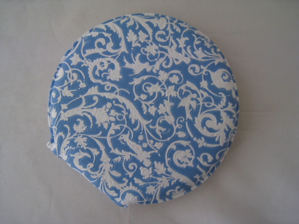 Convenient Folding Portable Embossed Blue and White Magnification Mirror