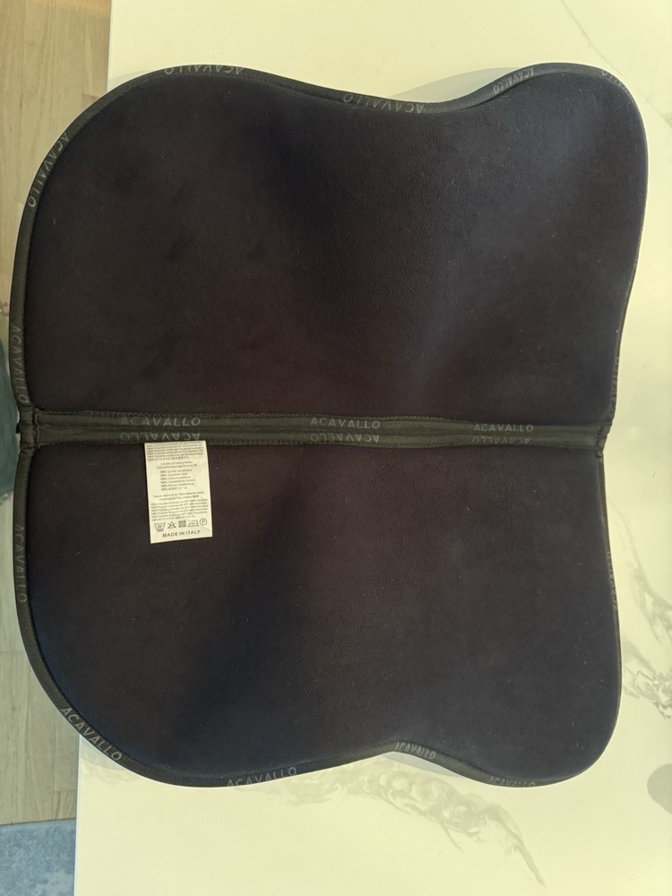 Acavallo Gel & Memory Foam Half Pad - Black