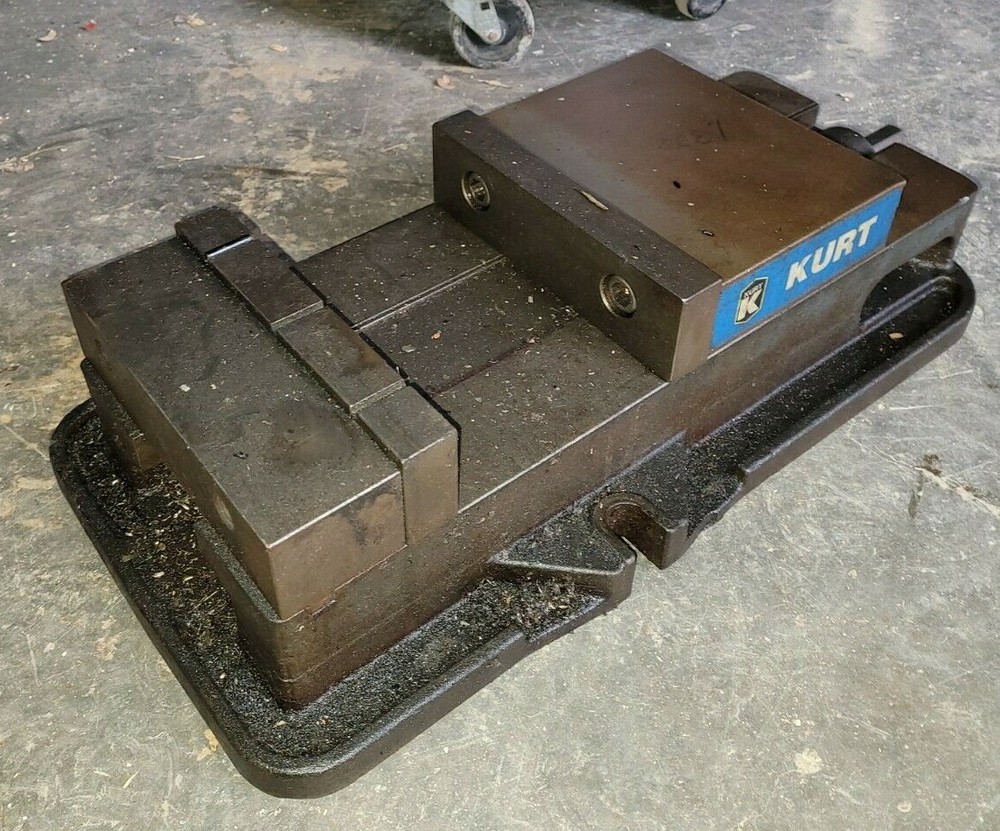 8" Kurt D80 Angle Lock Milling Machine Vise w/Jaws & Handle