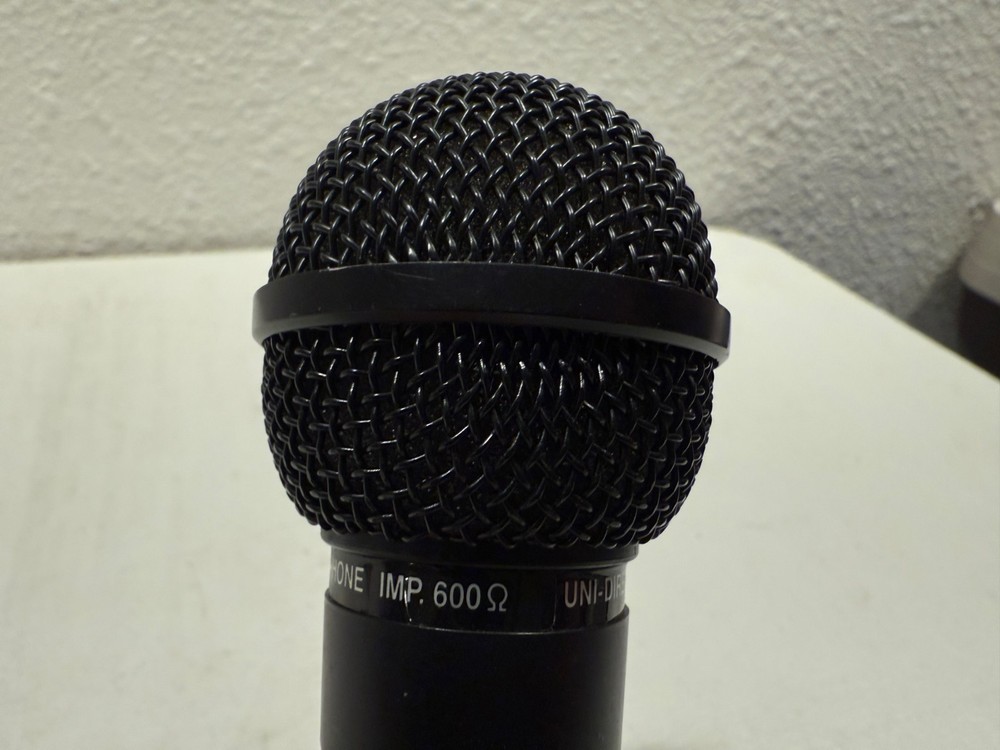 Lasonic Dynamic Vocal Instrument Undirectional Microphone