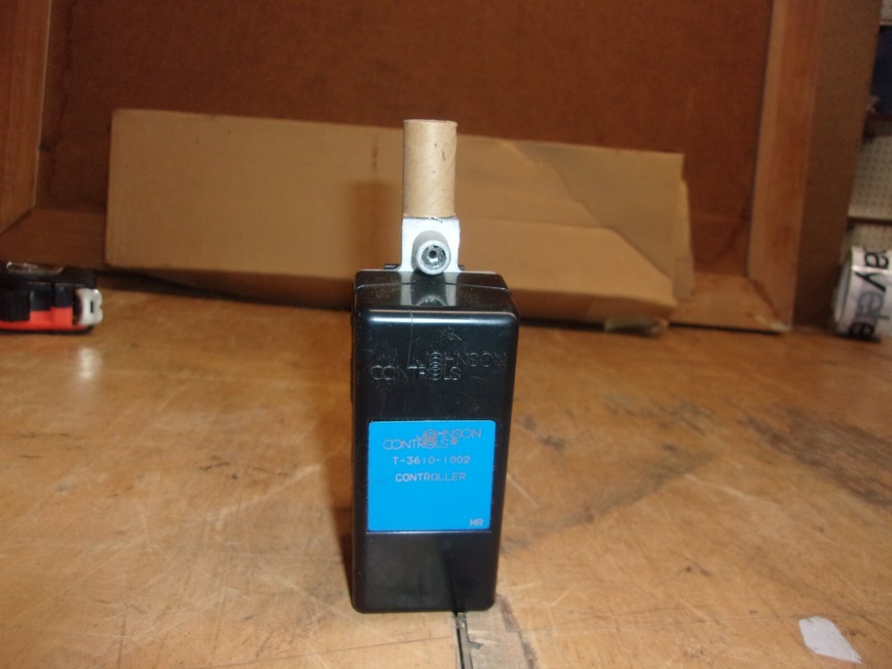 Johnson Control T3610-1002- Pneumatic low limit controller- NOS