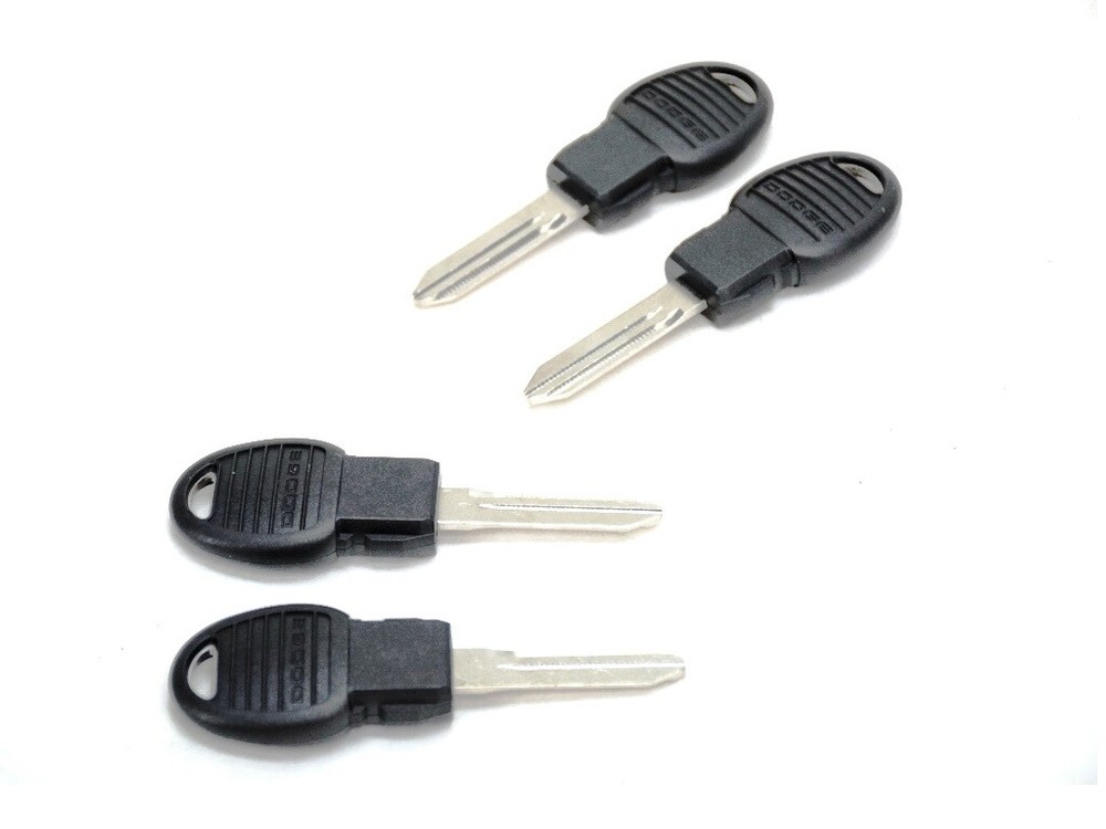 Vehicle Key Mopar 68033740AA