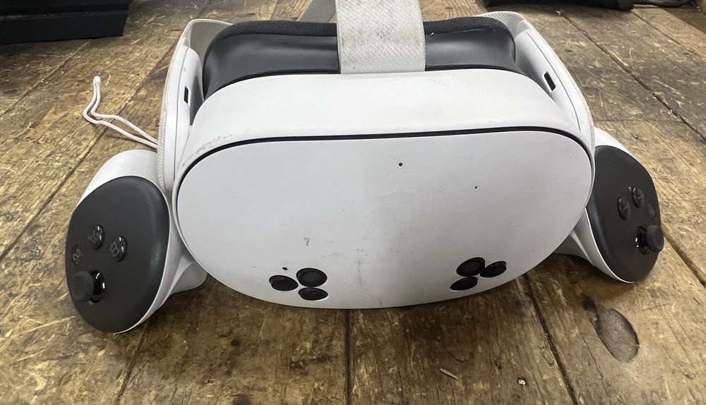 Meta Quest 3S 128GB VR System P97