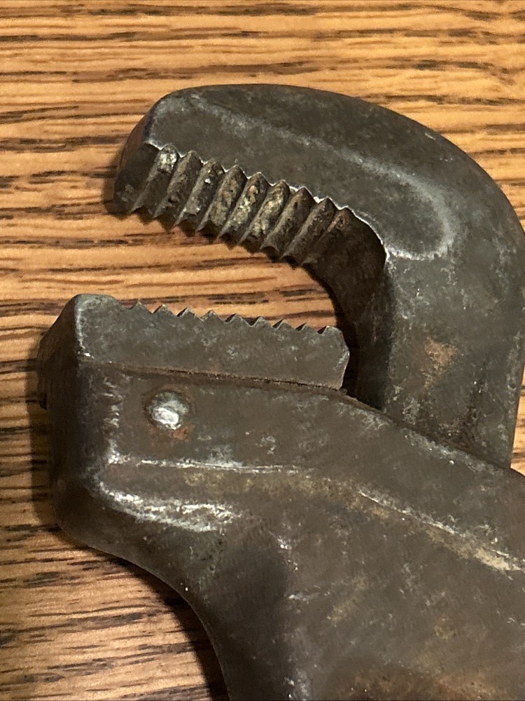 Vintage Ridgid Tool Co Offset 12” Pipe Wrench. (T12)
