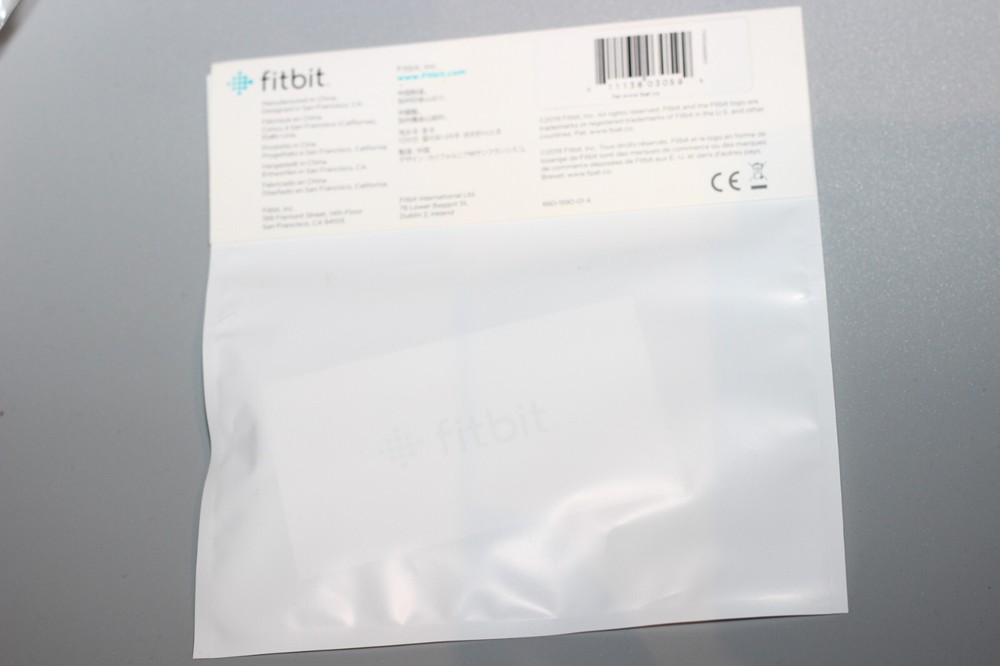 NEW Genuine Fitbit Charge 3 / Charge 4 Classic Accessory Band, Small, Black
