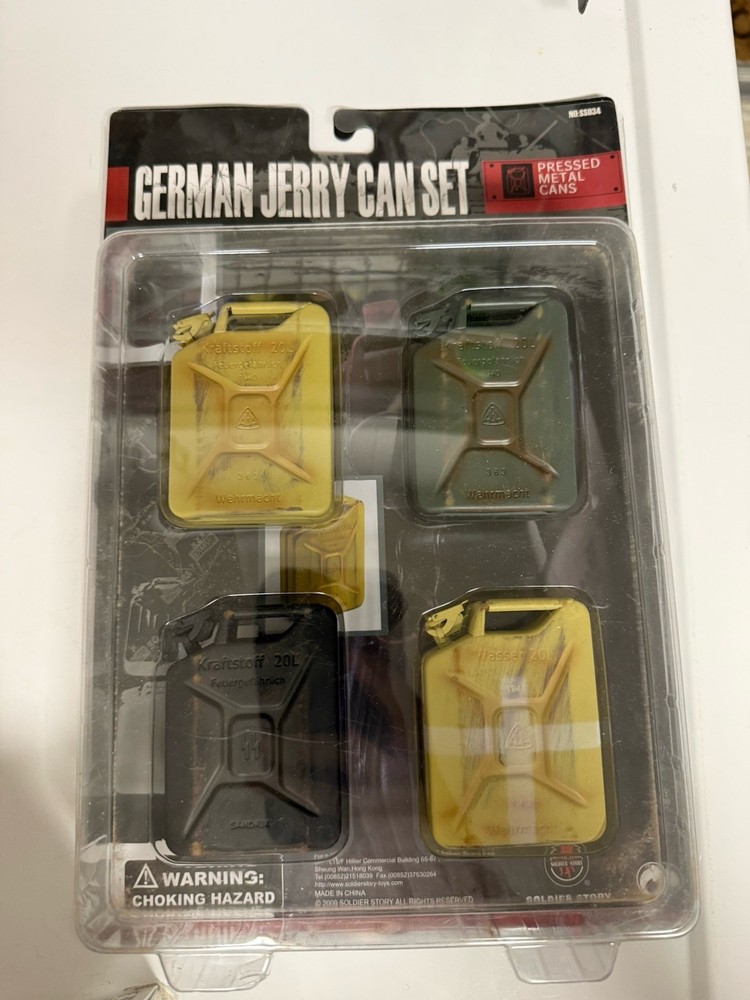 German Jerrycans (4)