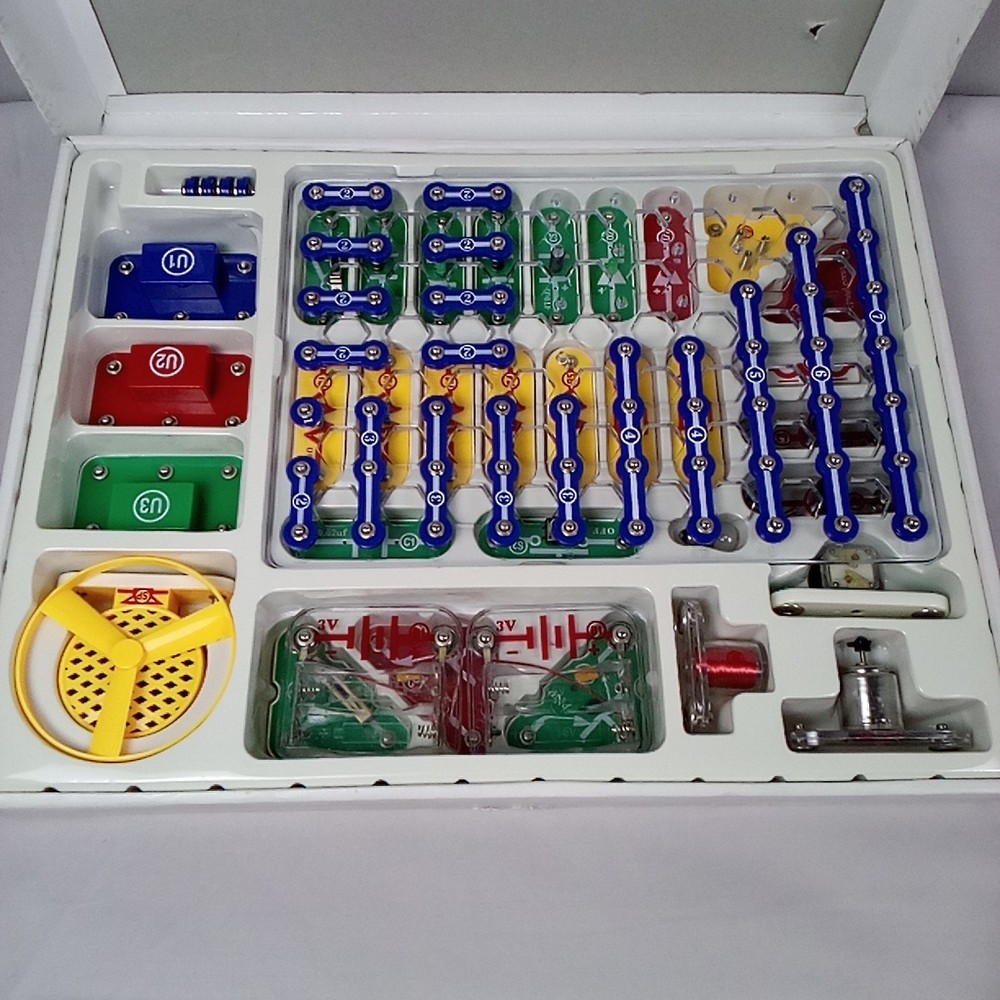 Elenco Snap Circuits 300 Experiments Kit SC300 STEM Electronics 202 Learning