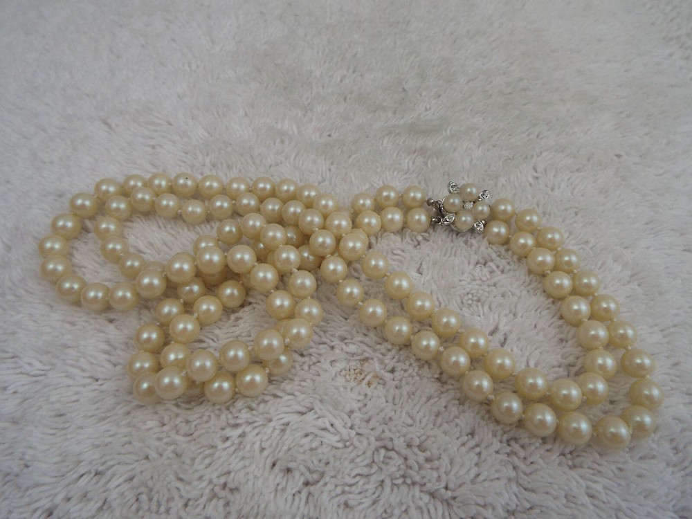 Two Strand White Bead Necklace (C61)