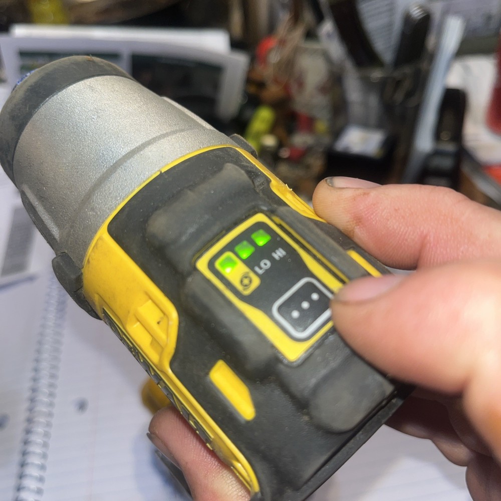 DEWALT 1/4" Impact Driver 12 Volt With Battery