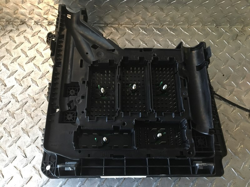 Freightliner Fuse Panel A0690283001 (628-10853)