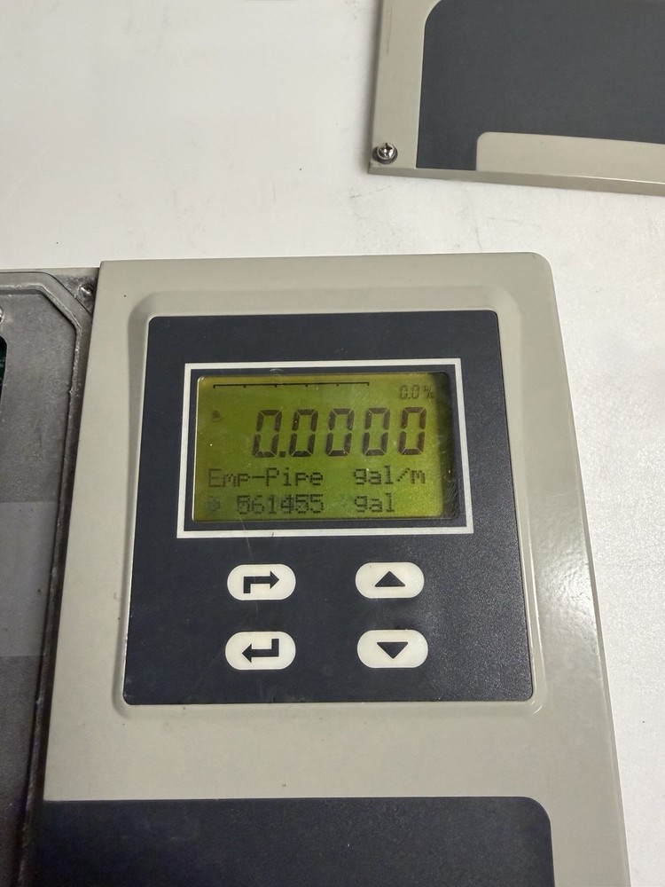 FloCat Electromagnetic Flowmeter Transmitter MFE080D8110A Power Tested