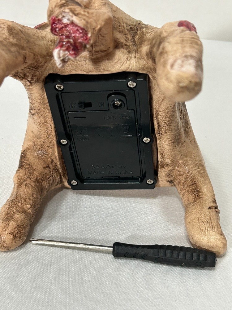 Crawling Hand Mangled Dismembered Scary Creepy with Sound