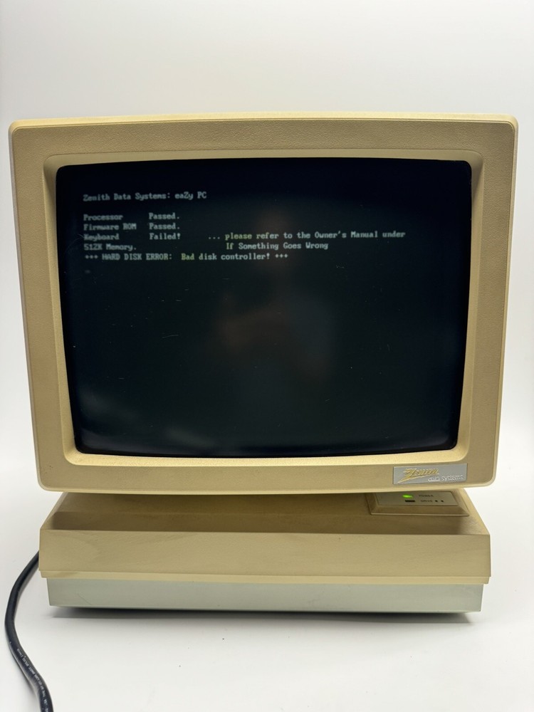 Vintage Zenith Data Systems  14ZDC3 Eazy PC Computer Powers Up
