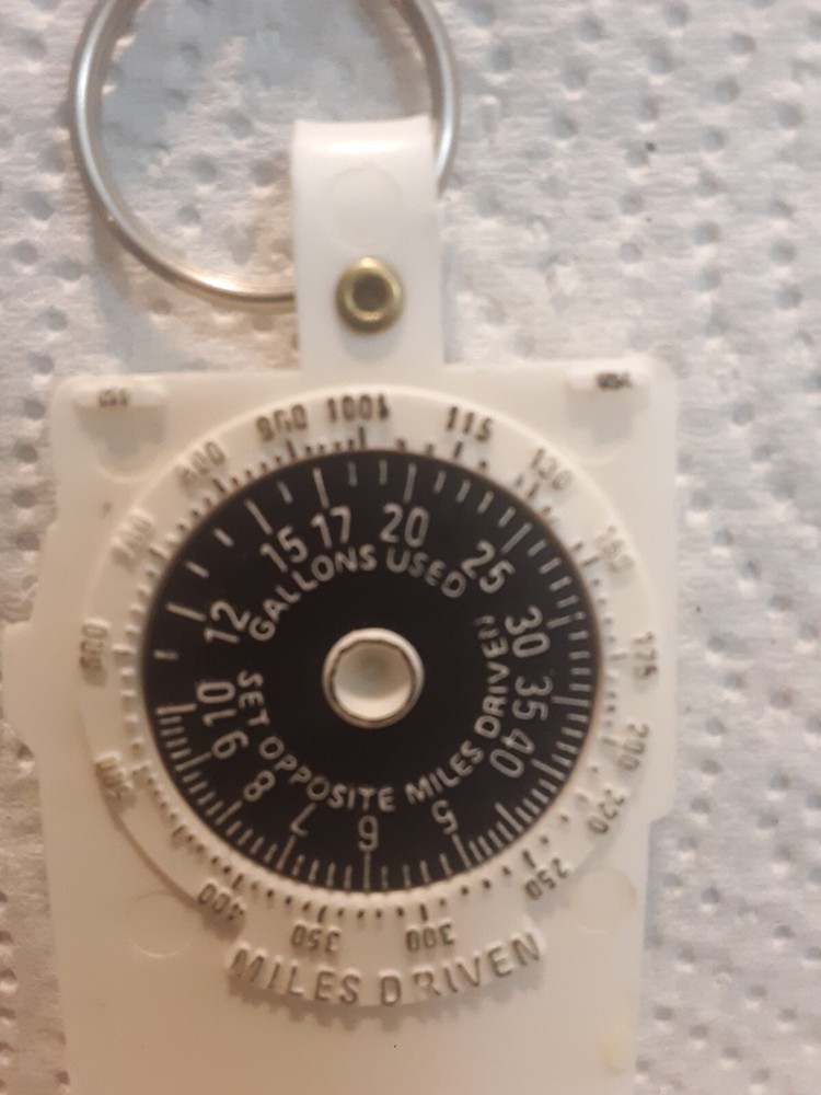 SUPER SHELL GAS PUMP SHAPE KEYCHAIN MILES PER GAL MILES DRIVEN