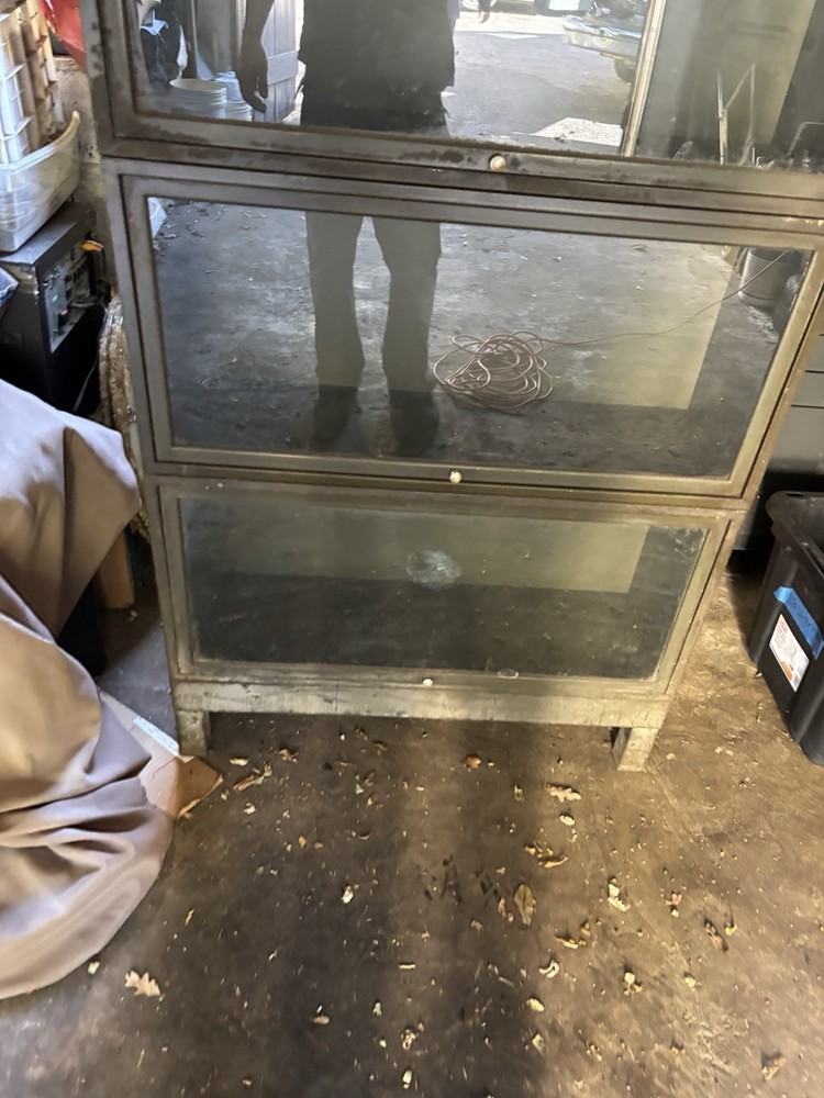 Metal barrister bookcase read description