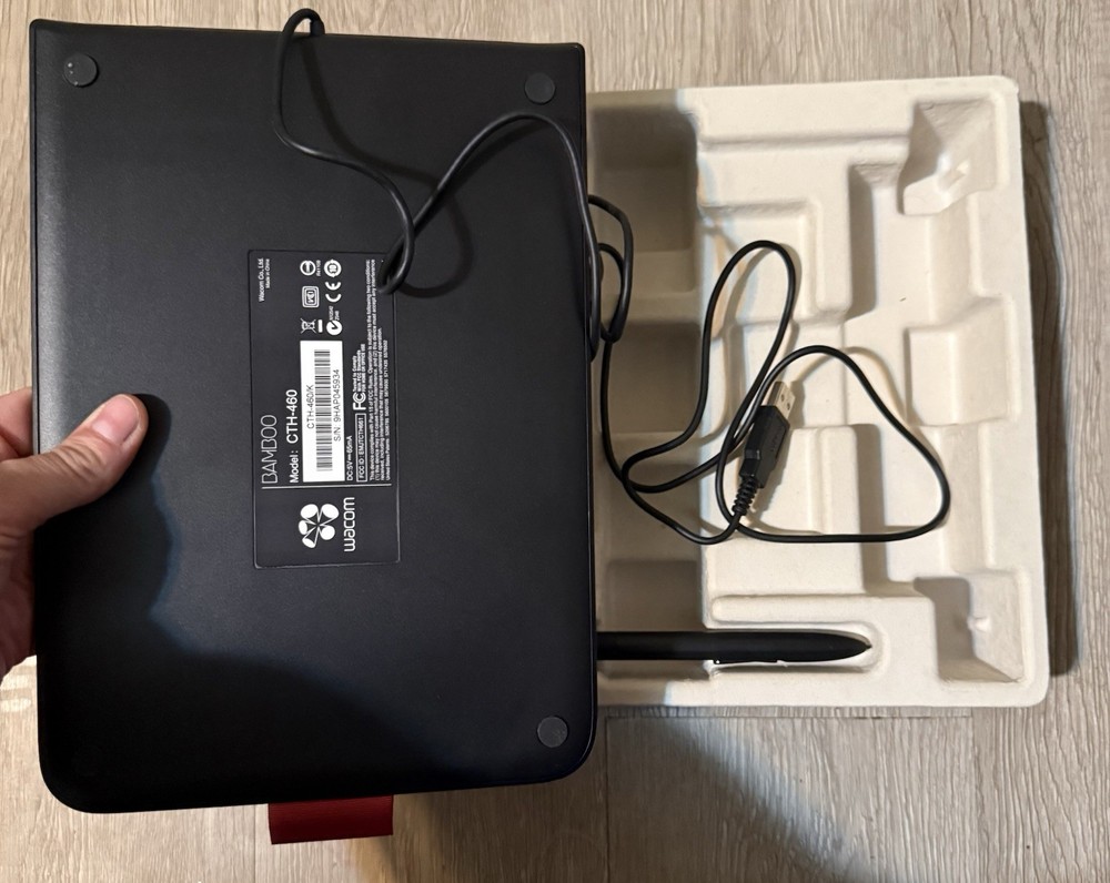 Wacom Bamboo Touch Tablet CTH-460 USB Graphic Design Drawing