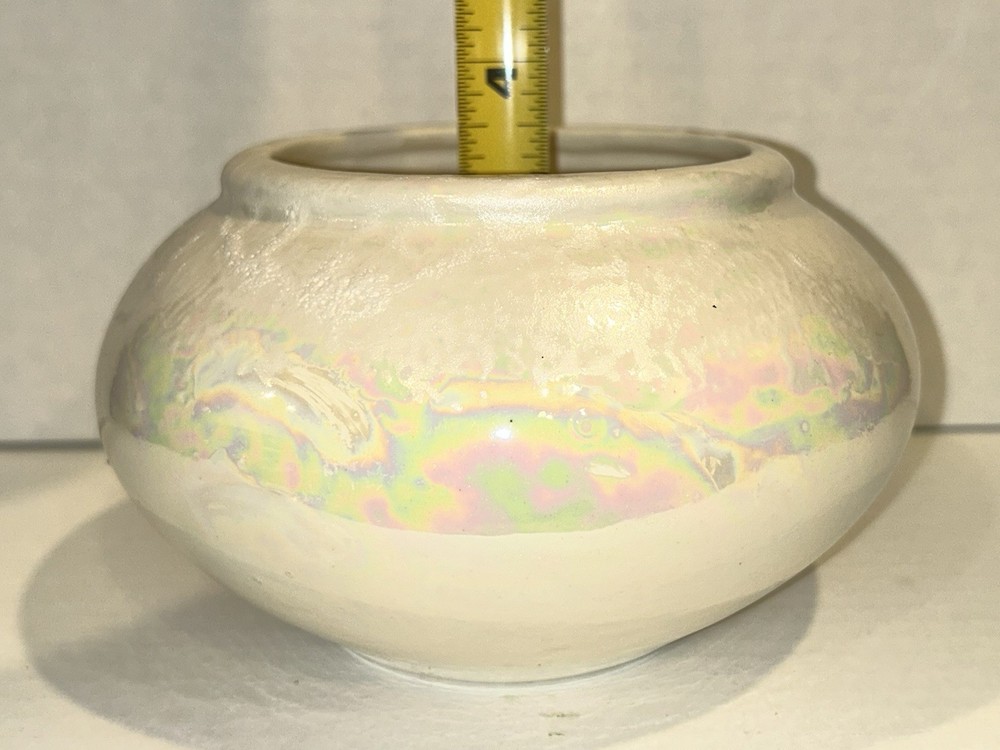 Decorative Ceramic Ivory Planter Pot Or vase, Iridescent Glaze.