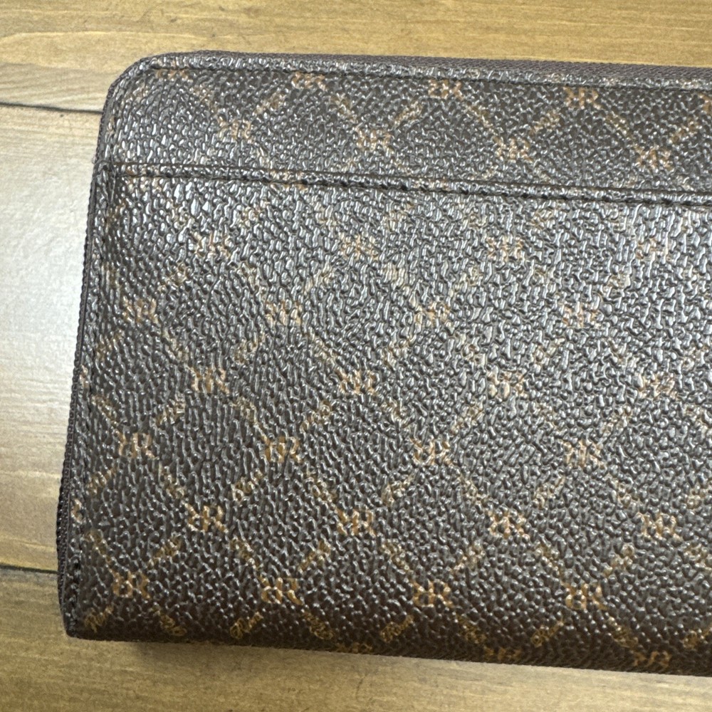 Rioni Signature Button Zip Wallet Brown