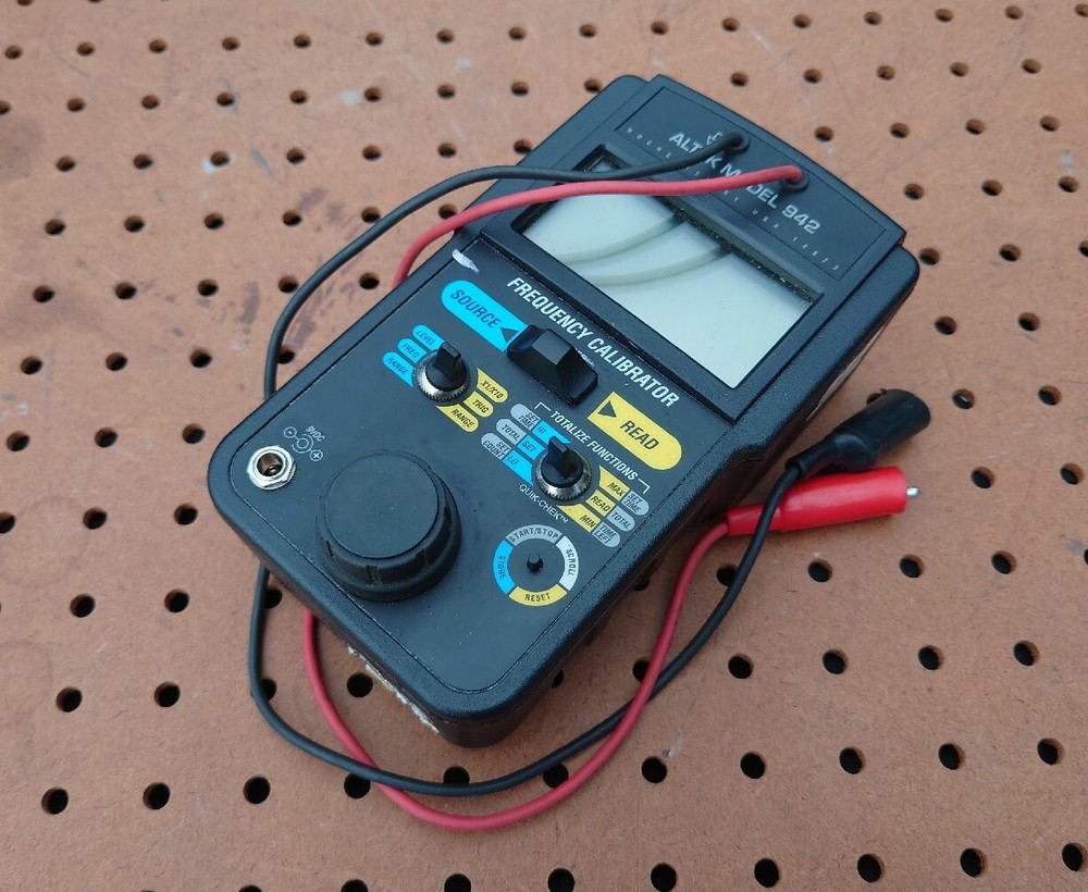 ALTEK 942 FREQUENCY CALIBRATOR
