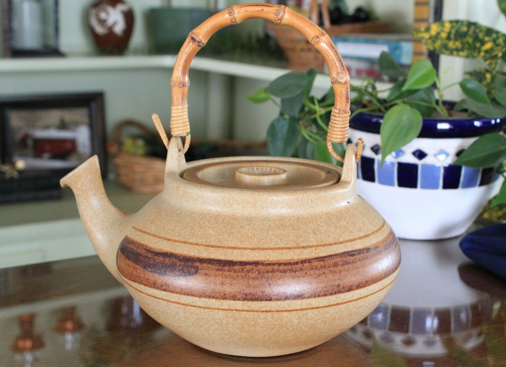 Pottery Craft 7 Cup Stoneware Teapot with Bamboo Handle
