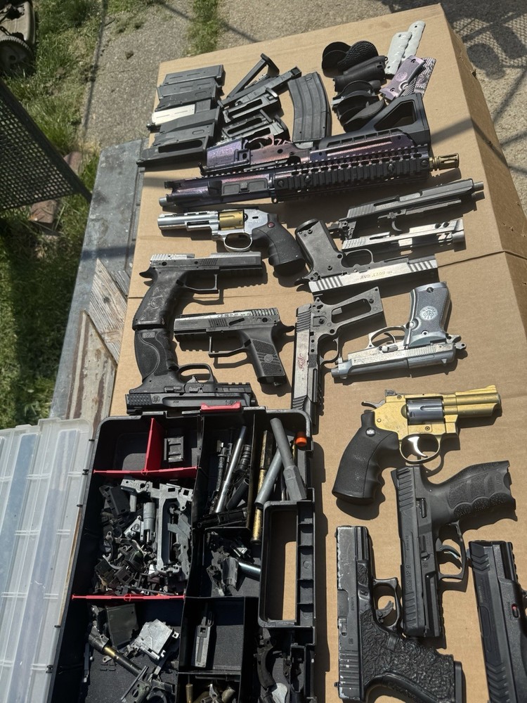 Large co2 powered BB gun lot (please read description)