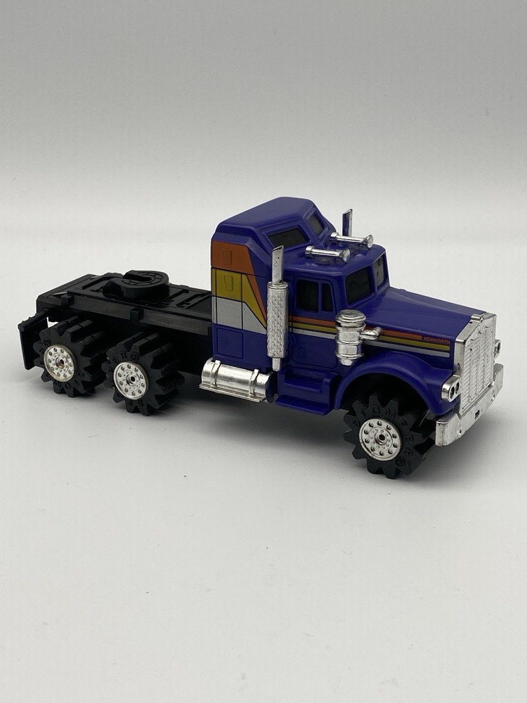 Stomper Semi kenworth Runs And Lights Up