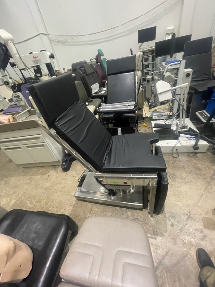 Skytron 6001 Elite Surgical OR Table with Hand Controller