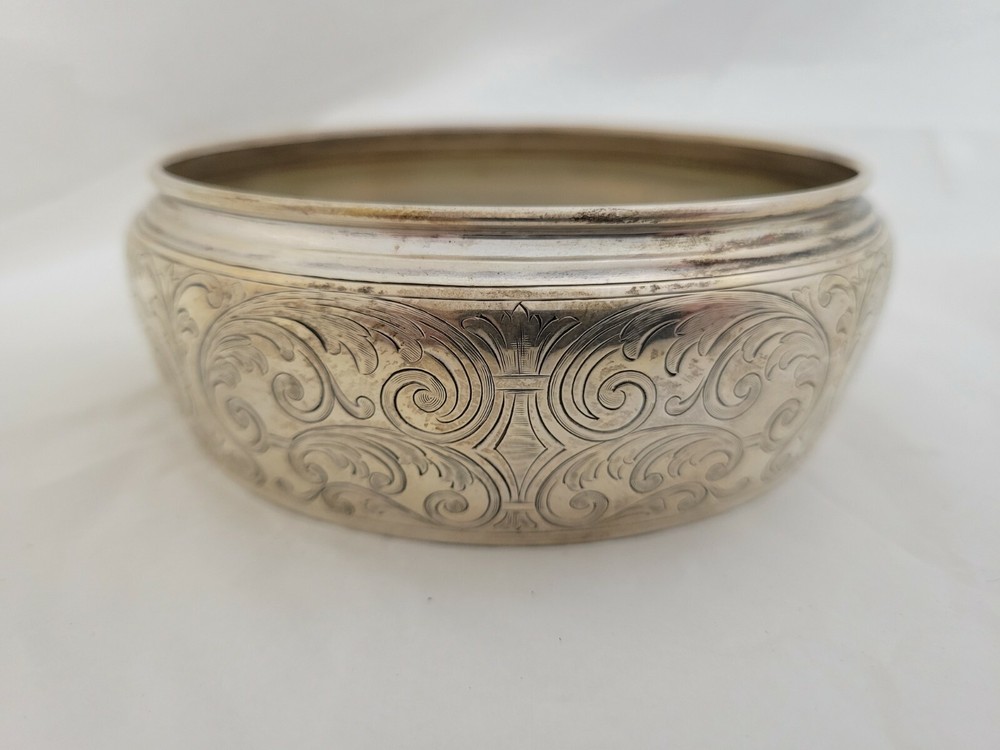 TIFFANY & CO. STERLING SILVER DISH / WINE COASTER