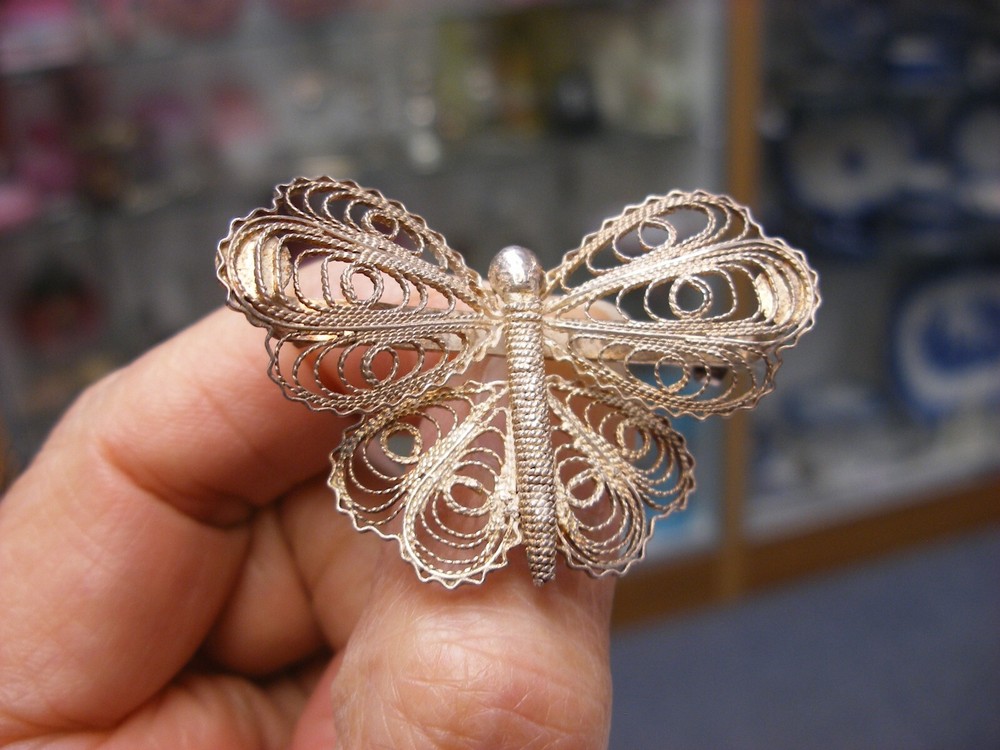 Vintage Pin Brooch Butterfly Filigree Design #B281