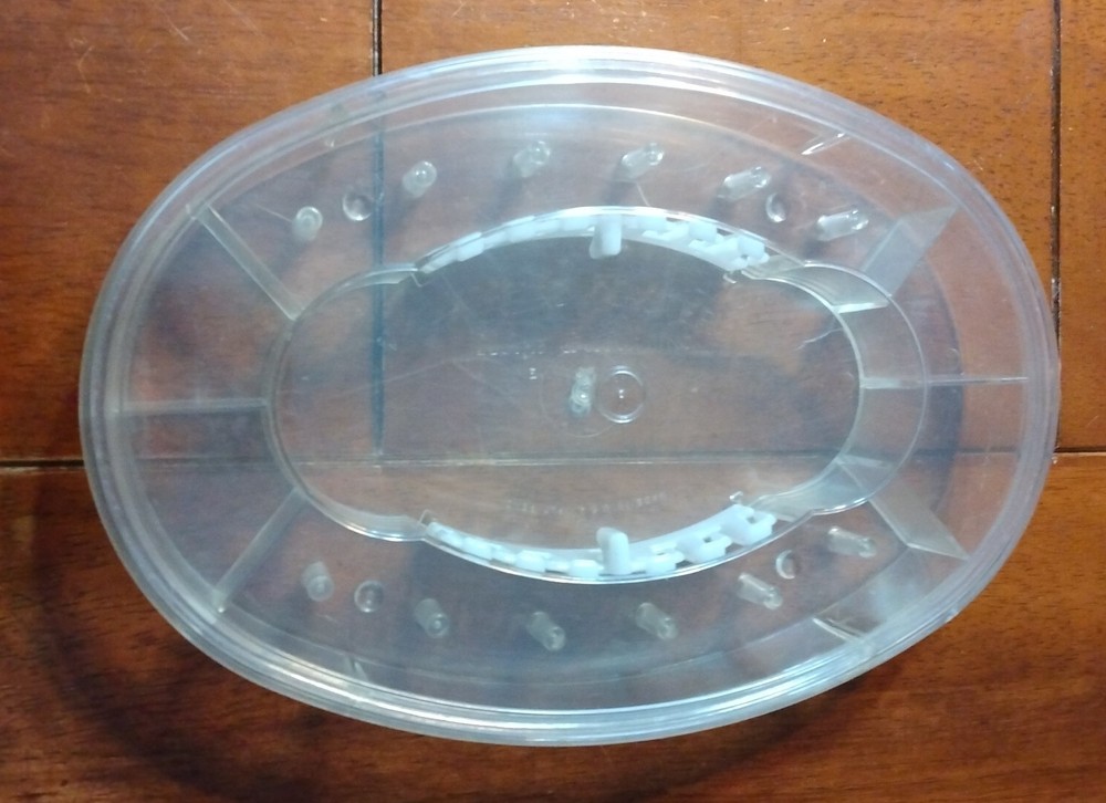 Vintage Thread Master Clear Plastic Sewing Organizer With 12 Spools