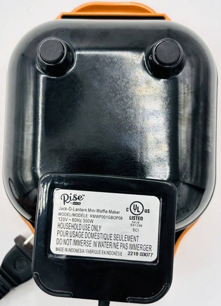USED ‘Rise’ by Dash ‘Jack-O-Lantern’ Mini Waffle Griddle