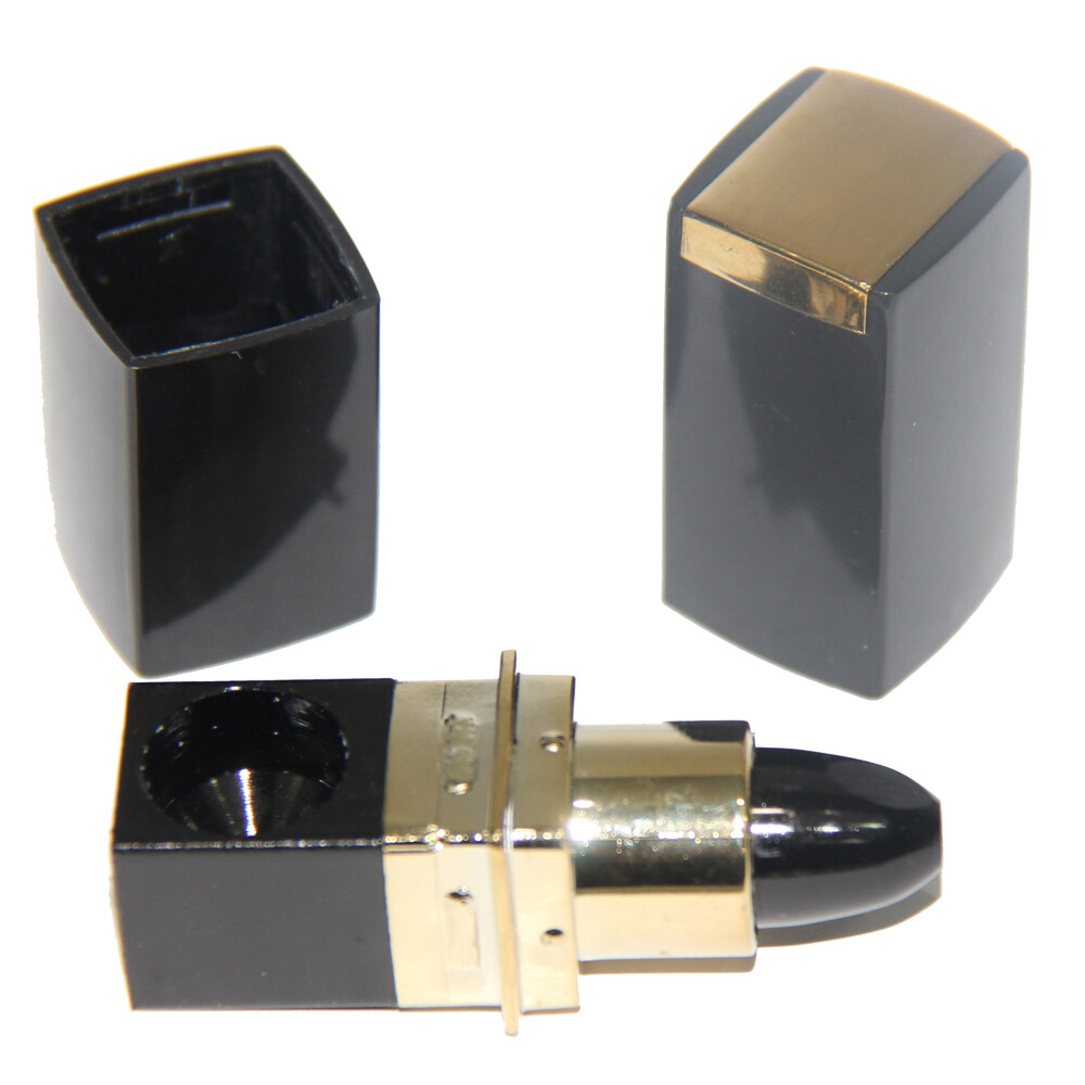 Metal Smoking Pipe "LIPSTICK" in black color.