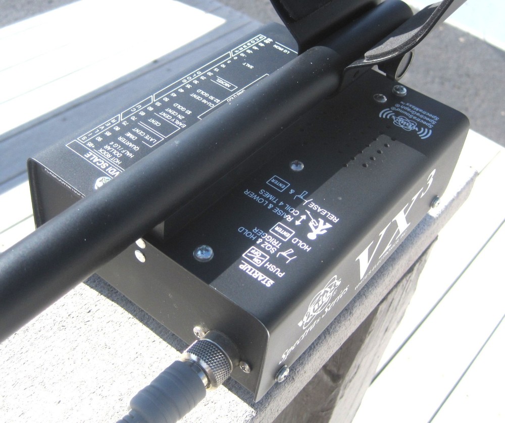 2011 Whites VX-3 Multi-Frequency Metal Detector Plus Hard Case! read description